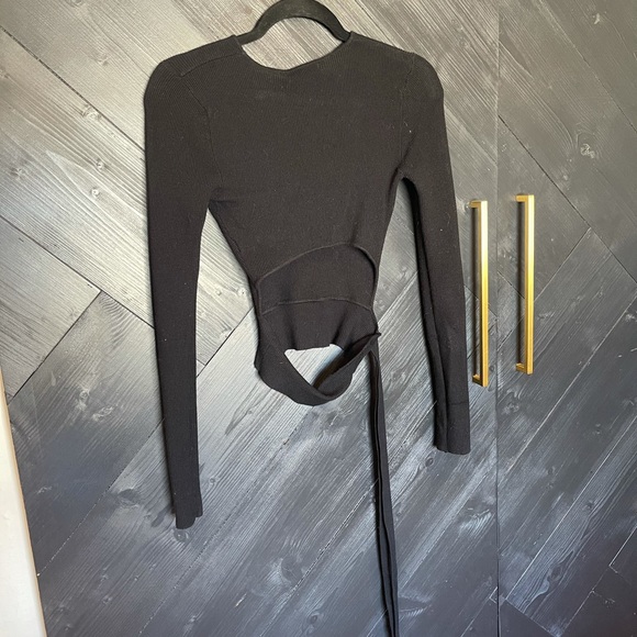 Zara Sweater - Picture 2 of 3